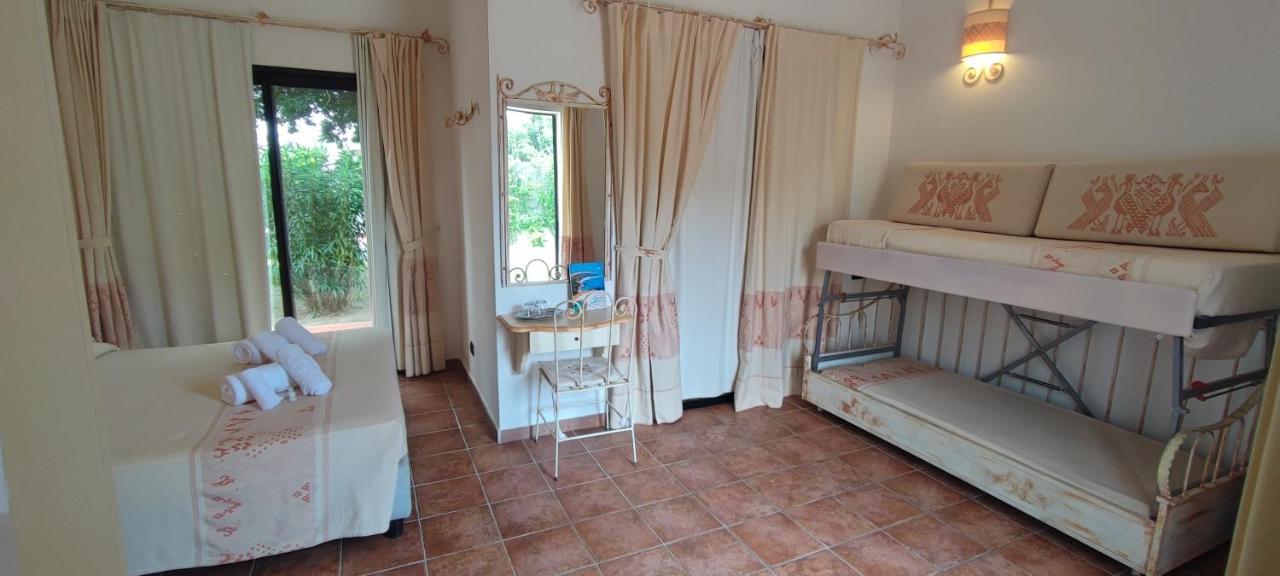 Hotel Altura Villasimius Extérieur photo